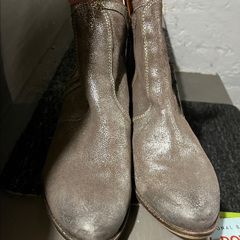 Seychelles Metallic Gunmetal Silver Size 7.5 Western Boho Ankle Booties